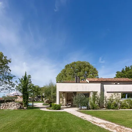 Beautiful Restored With Private Pool And Gardens بيت للعطل Sveti Petar u Sumi