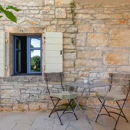 بيت للعطل Beautiful Restored With Private Pool And Gardens *
