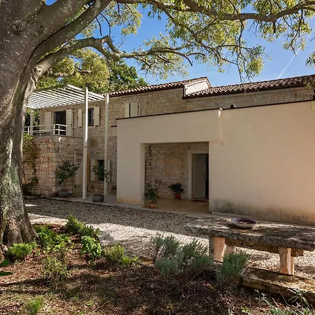 Beautiful Restored With Private Pool And Gardens * Sveti Petar u Sumi